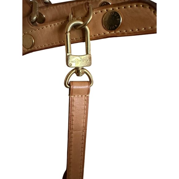 LOUIS VUITTON Beige Poudre Monogram Vernis Brea MM Bag - Picture 10 of 16